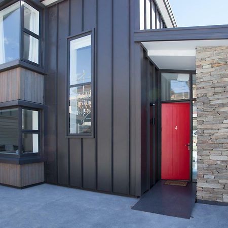 Dungarvon Street Apartments วานากา ภายนอก รูปภาพ